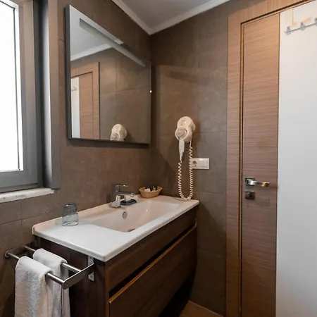 Elanaz Hotell