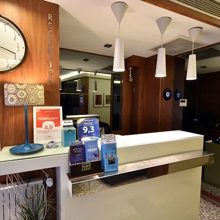 Elanaz Hotell 3*