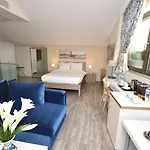 Elanaz Hotel