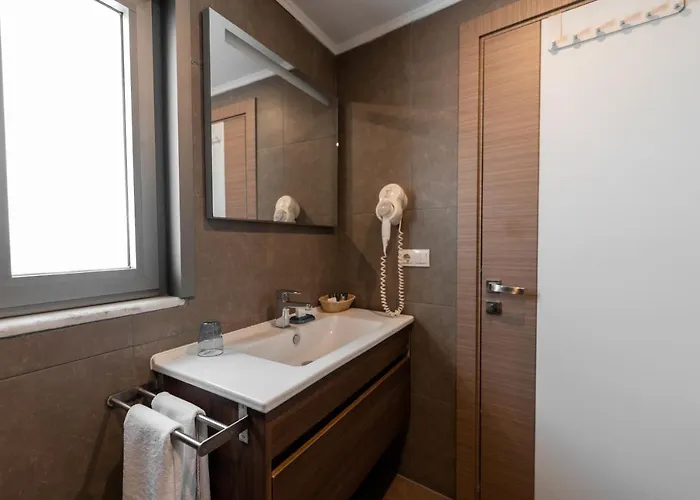 إيلاناس فندق